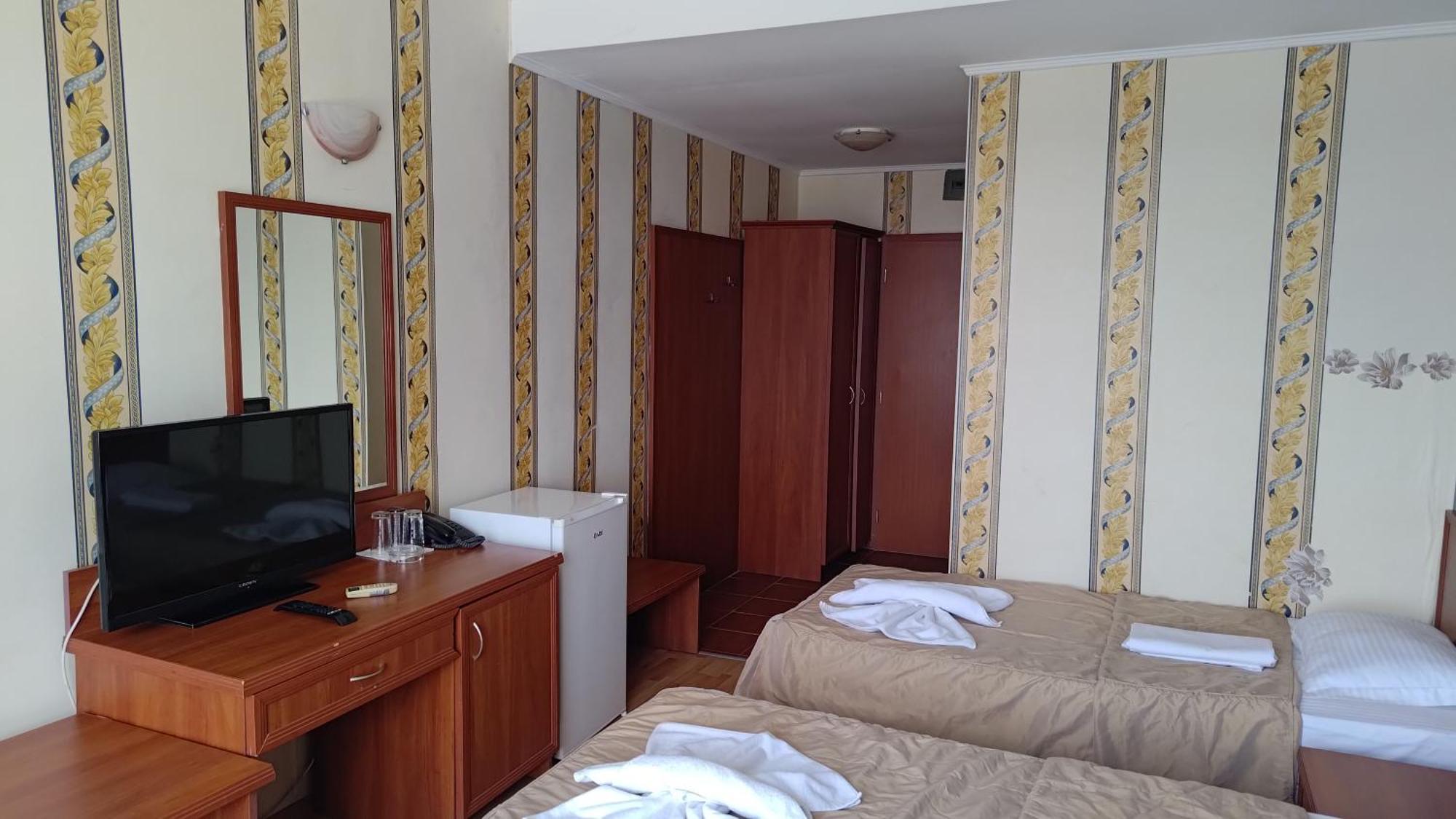 Lotos Hotel بالشيك المظهر الخارجي الصورة