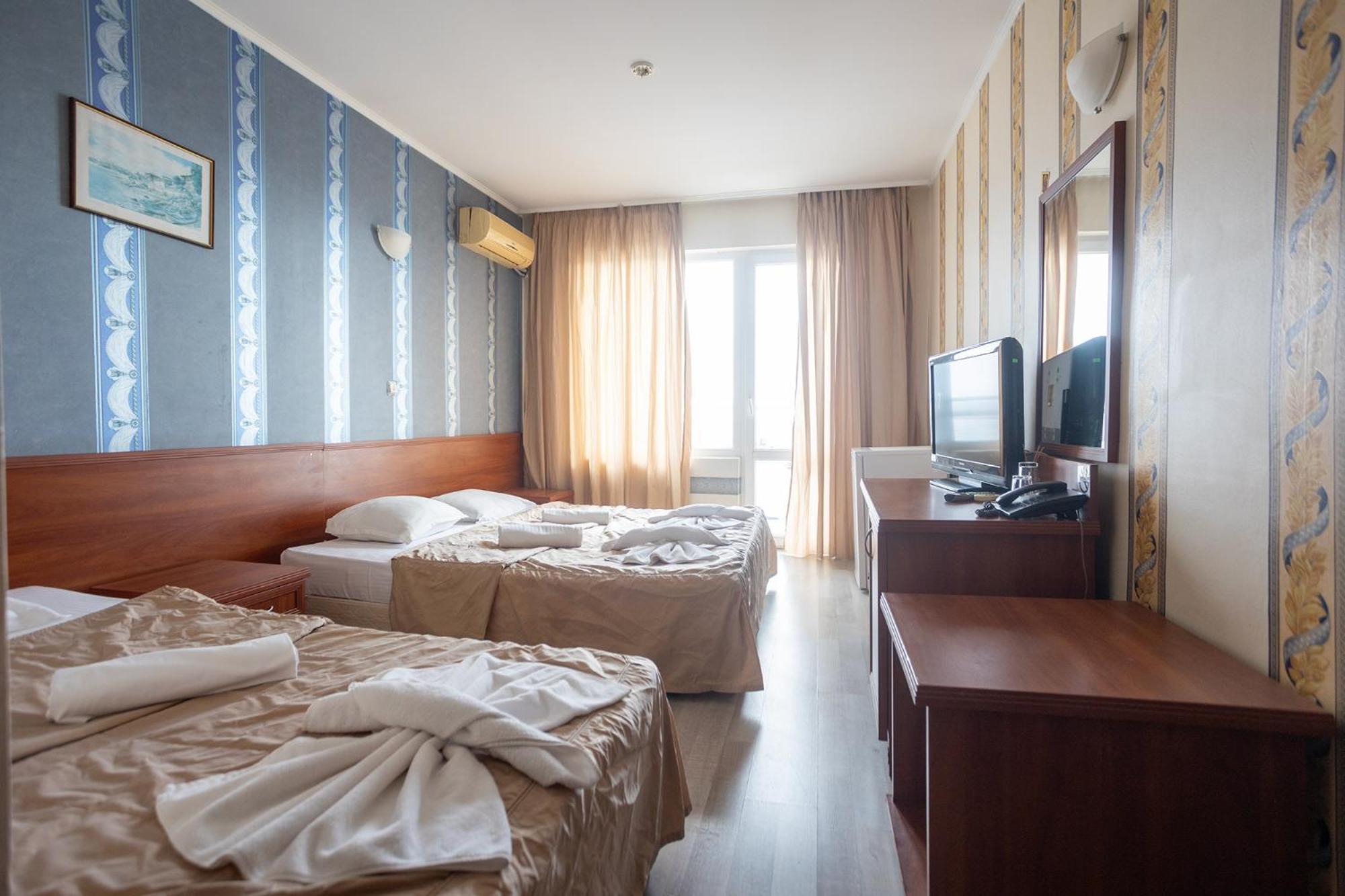 Lotos Hotel بالشيك المظهر الخارجي الصورة