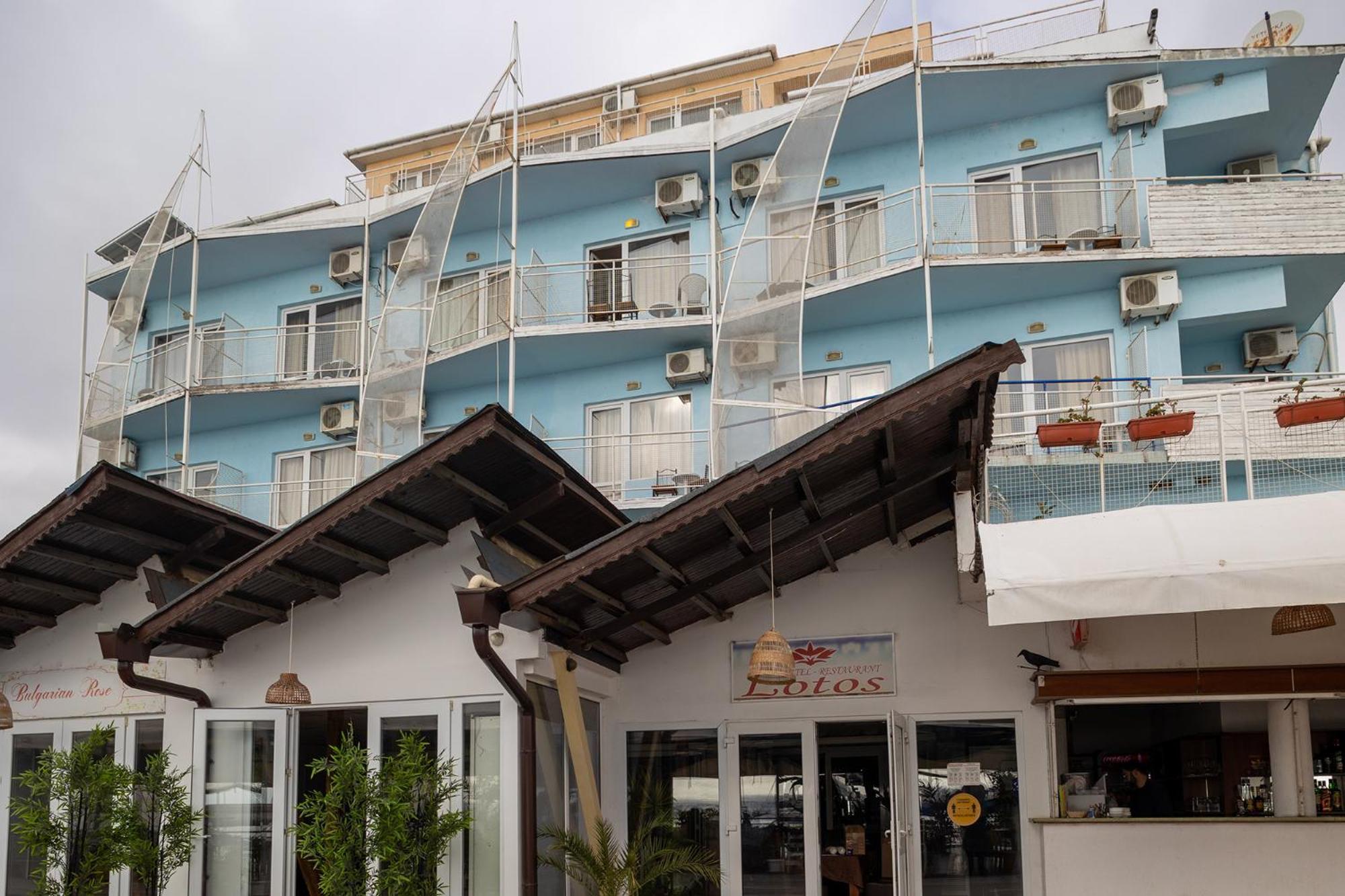 Lotos Hotel بالشيك المظهر الخارجي الصورة