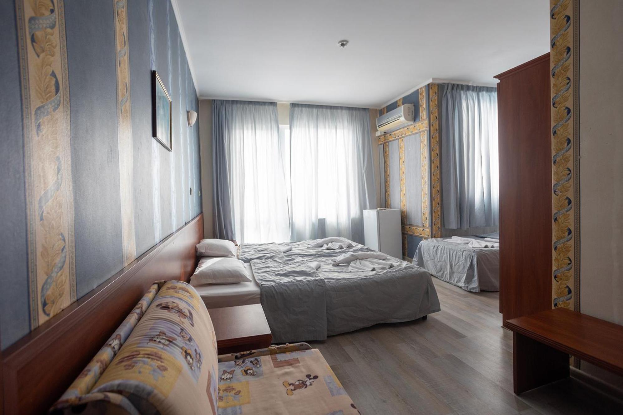 Lotos Hotel بالشيك المظهر الخارجي الصورة