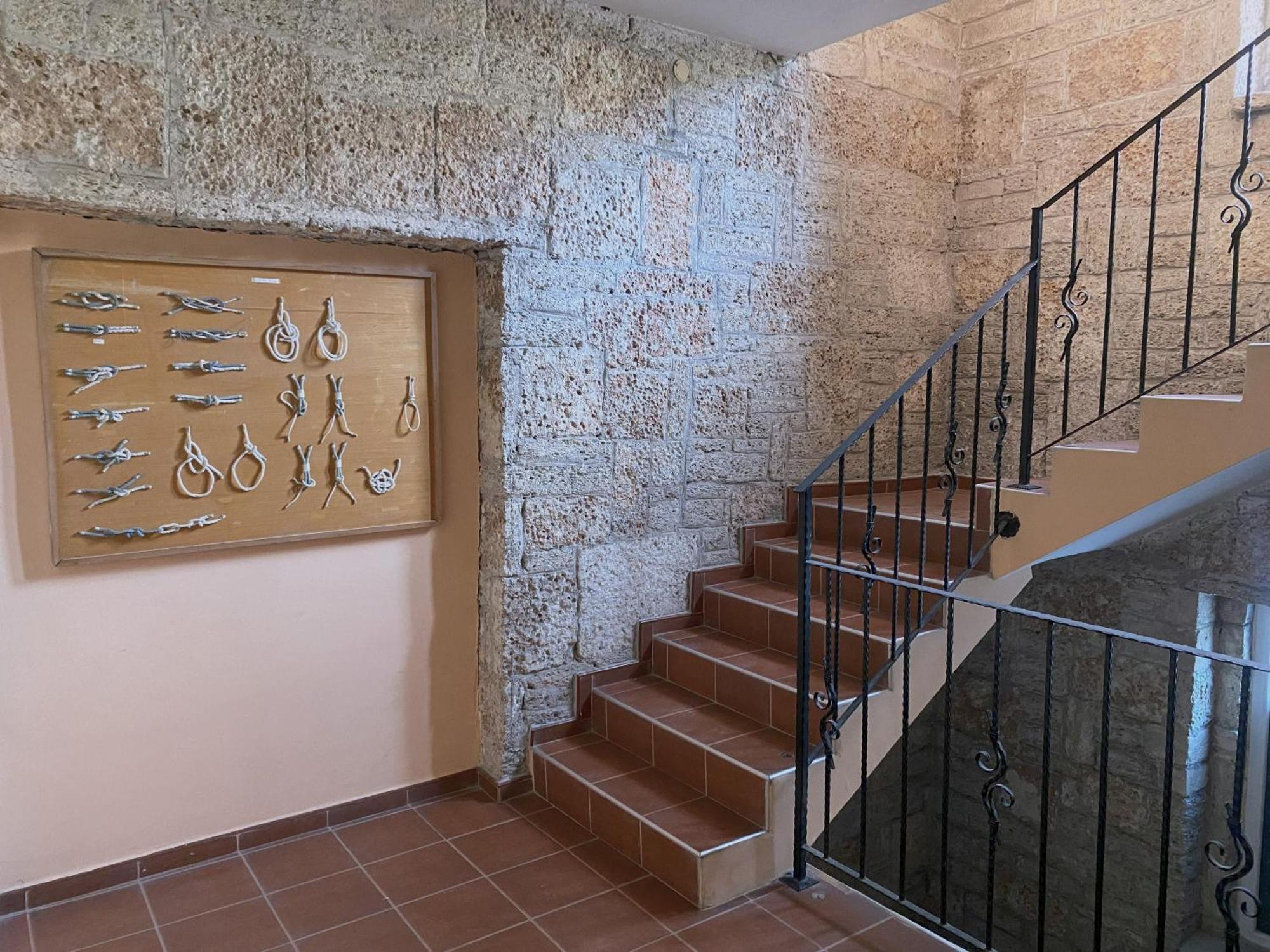 Lotos Hotel بالشيك المظهر الخارجي الصورة