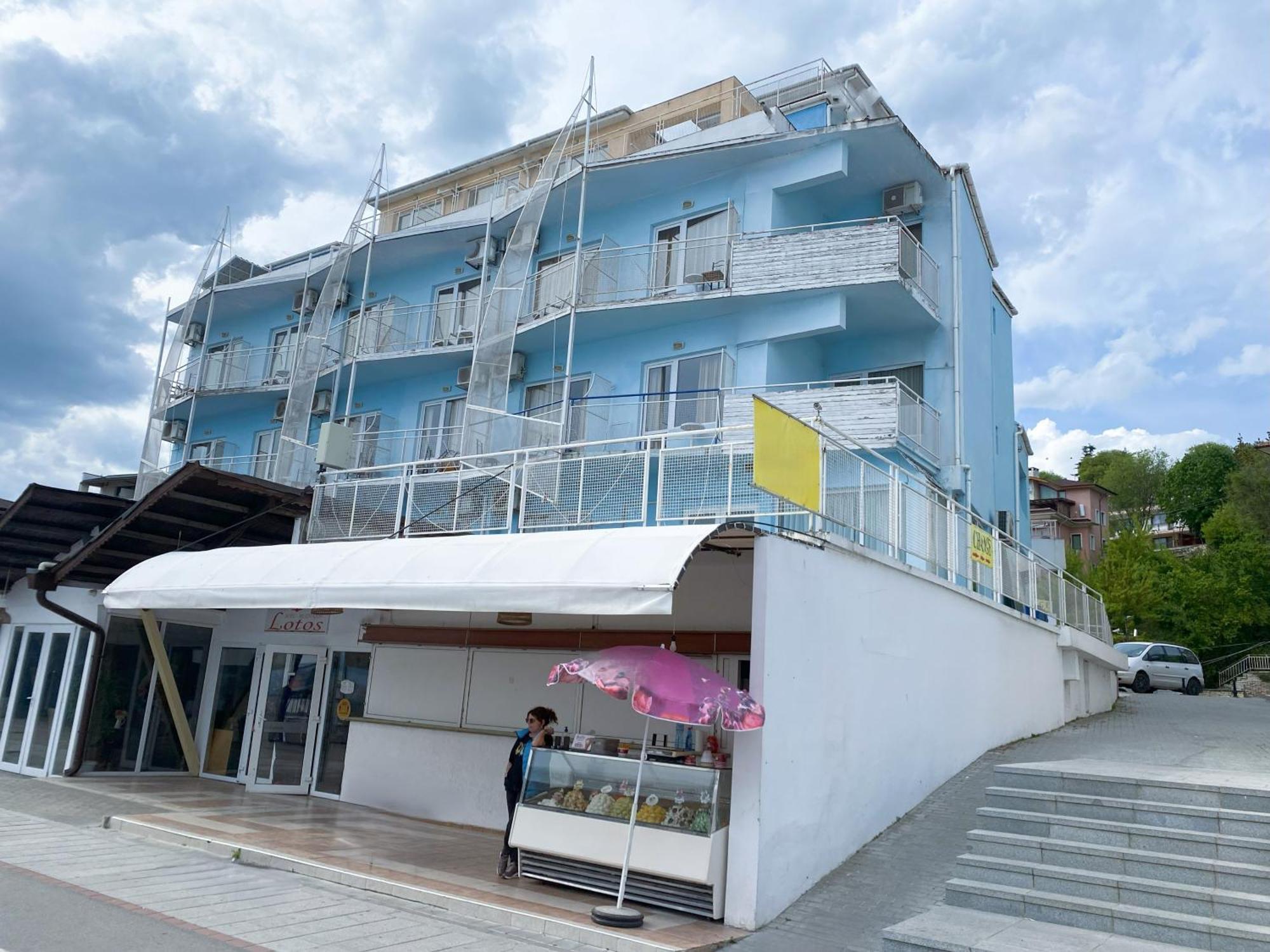 Lotos Hotel بالشيك المظهر الخارجي الصورة
