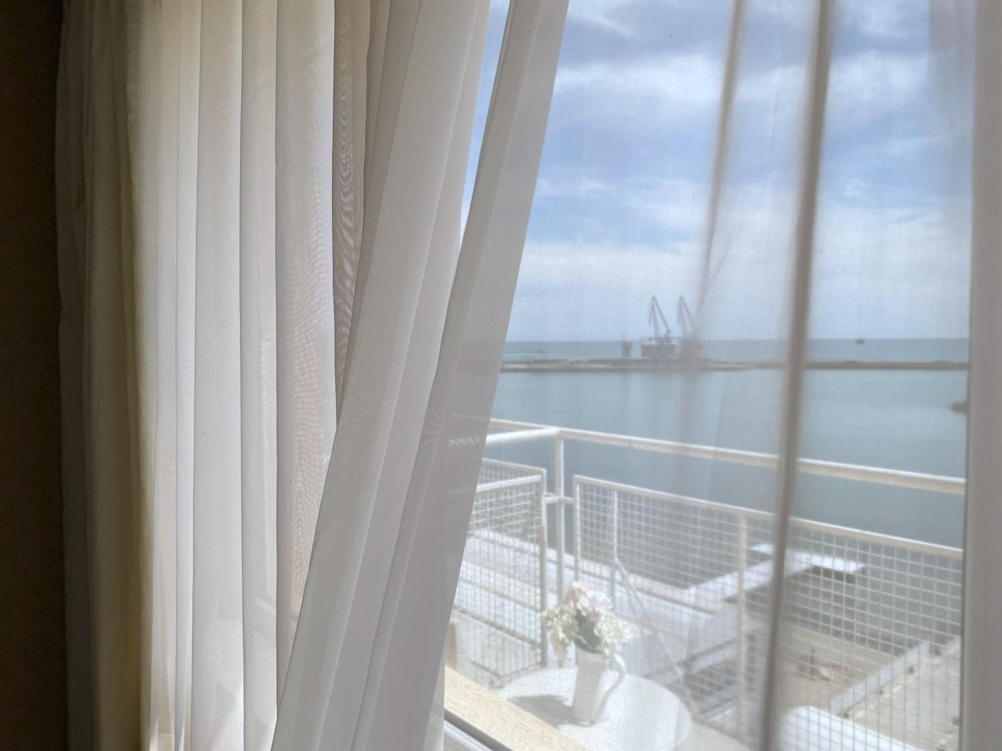 Lotos Hotel بالشيك المظهر الخارجي الصورة