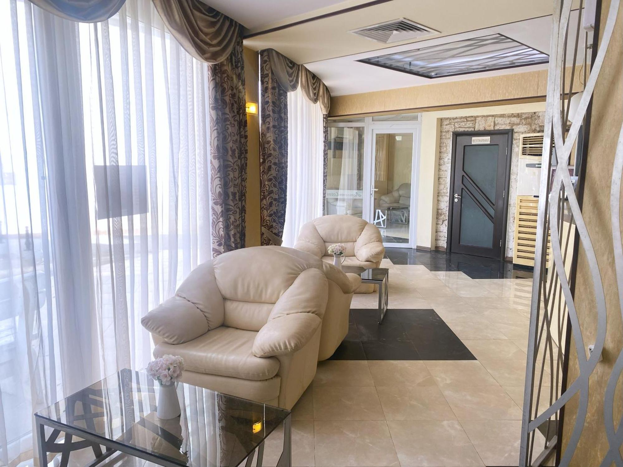 Lotos Hotel بالشيك المظهر الخارجي الصورة