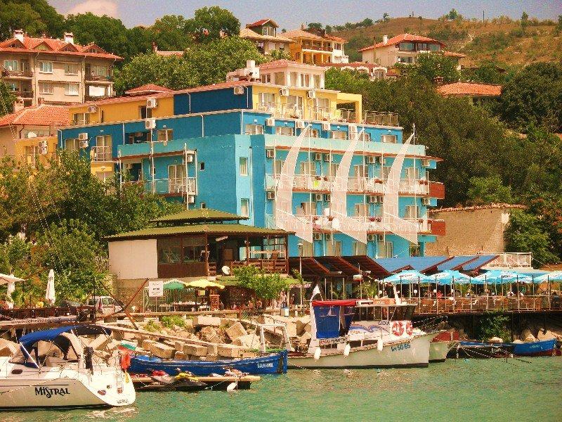 Lotos Hotel بالشيك المظهر الخارجي الصورة