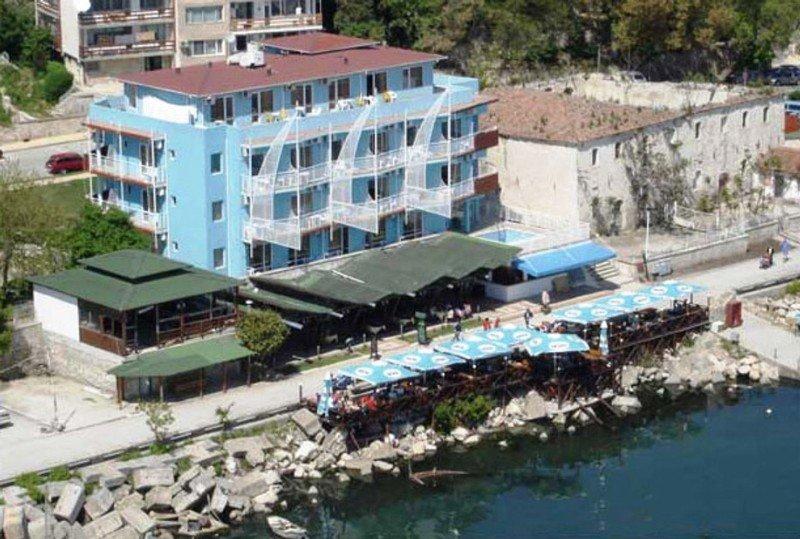 Lotos Hotel بالشيك المظهر الخارجي الصورة